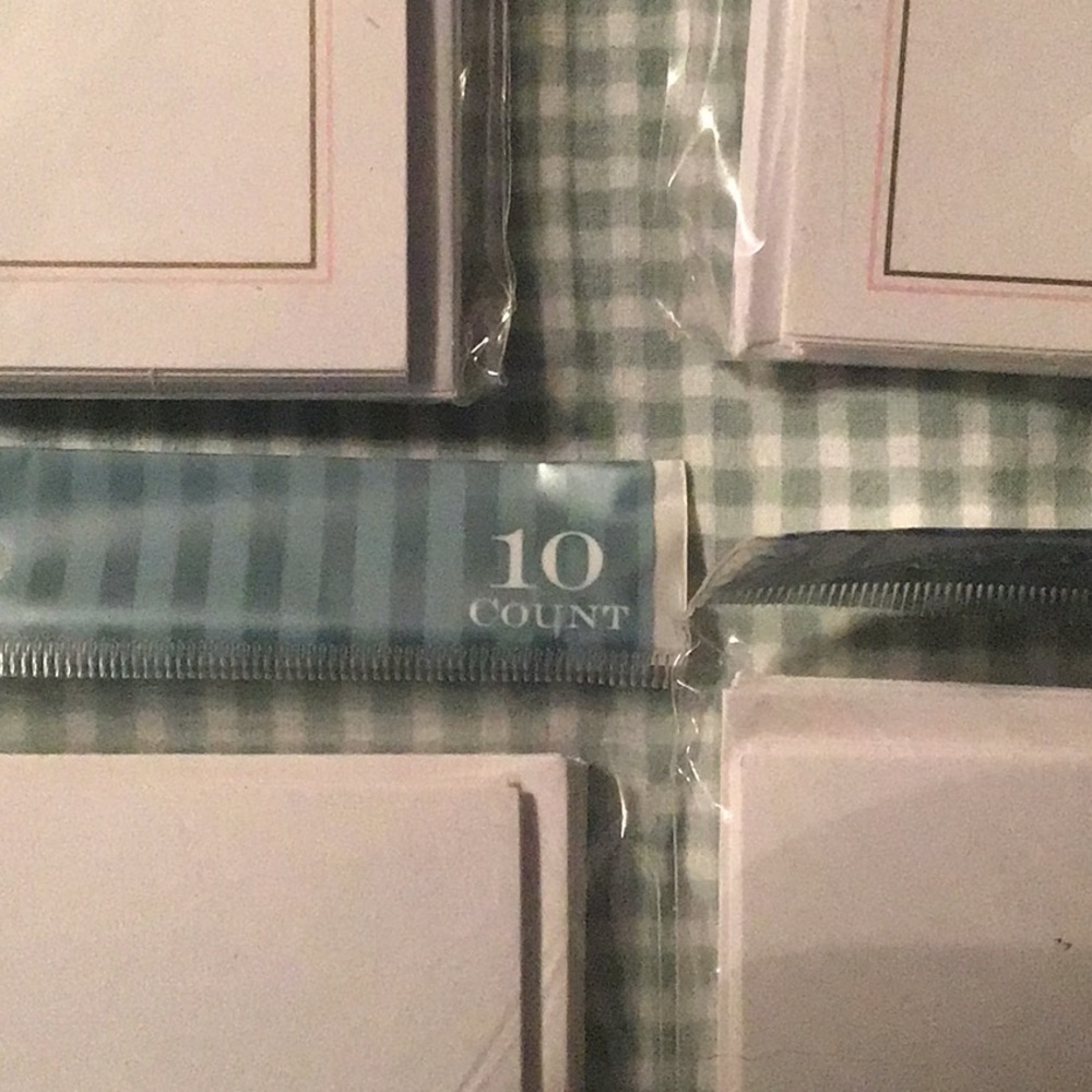 Wedding shower invites.  Glitter and satin bows. 10 invites per pack x 4 packs - Picture 5 of 7